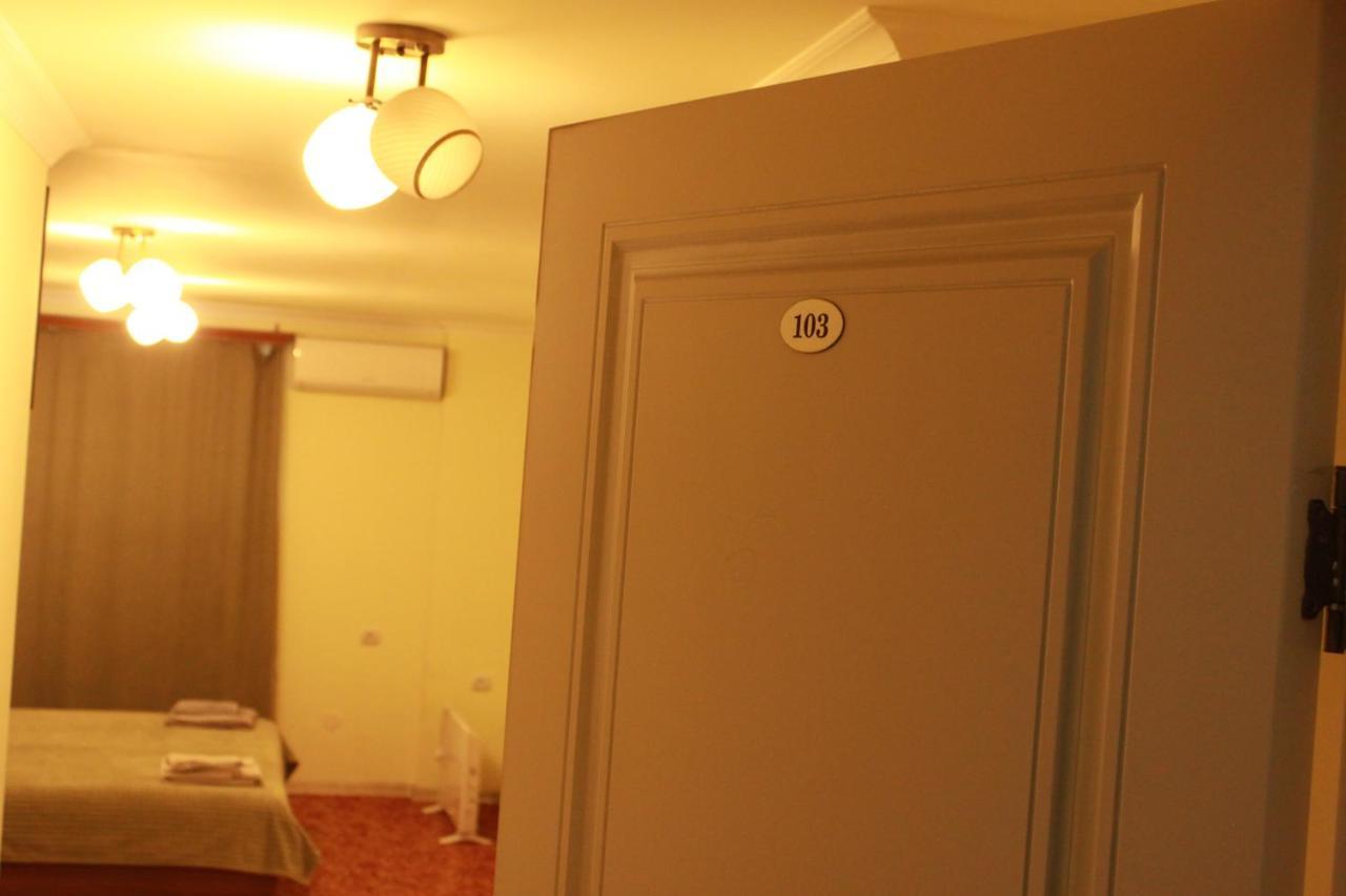 Hotel International Yerevan Exterior photo